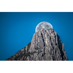 Moon over the Stockhorn